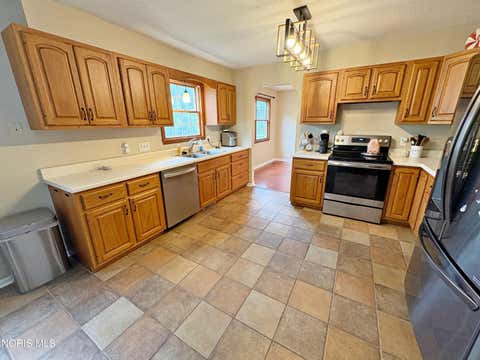 Tiny photo for 1446 Rosewood Drive, Bowling Green, OH 43402 (MLS # 10011199)
