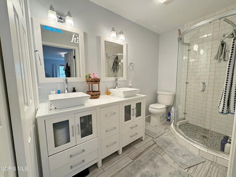 Tiny photo for 1446 Rosewood Drive, Bowling Green, OH 43402 (MLS # 10011199)