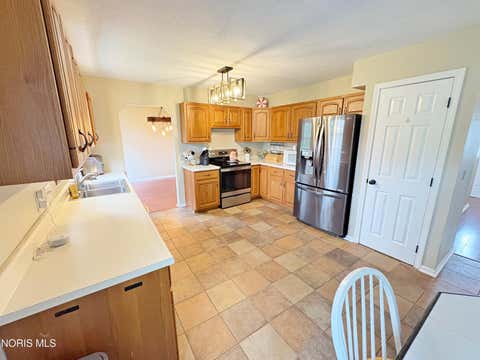 Tiny photo for 1446 Rosewood Drive, Bowling Green, OH 43402 (MLS # 10011199)