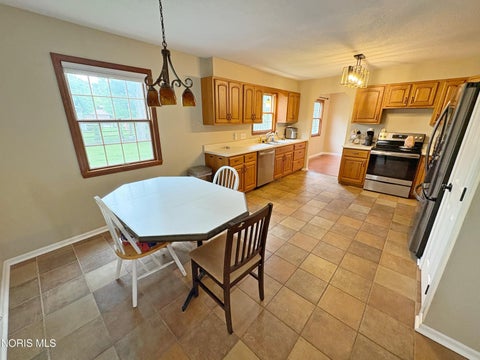 Tiny photo for 1446 Rosewood Drive, Bowling Green, OH 43402 (MLS # 10011199)