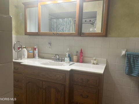 Tiny photo for 1962 Oaklawn Drive, Toledo, OH 43614 (MLS # 10014132)