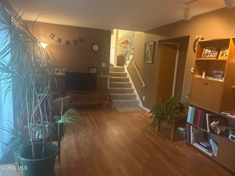 Tiny photo for 1962 Oaklawn Drive, Toledo, OH 43614 (MLS # 10014132)