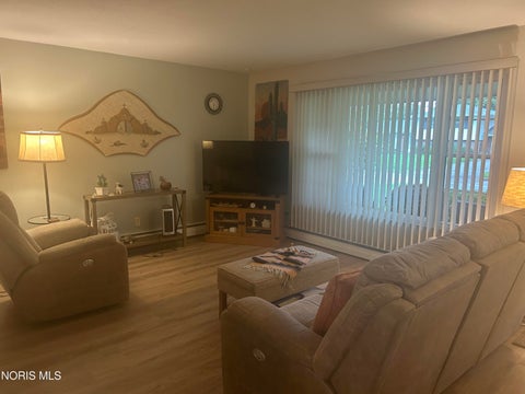Tiny photo for 1962 Oaklawn Drive, Toledo, OH 43614 (MLS # 10014132)
