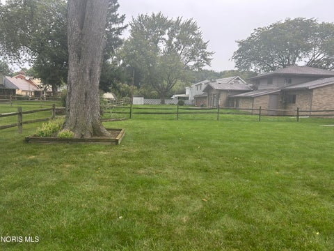 Tiny photo for 1962 Oaklawn Drive, Toledo, OH 43614 (MLS # 10014132)