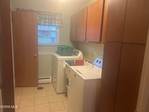 Tiny photo for 1962 Oaklawn Drive, Toledo, OH 43614 (MLS # 10014132)
