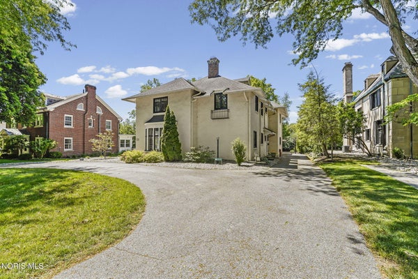 3537 BROOKSIDE RD, OTTAWA HILLS, OH 43606 - Image 09fcad3050f4c76124e6eceee8e7ca70/1466638228