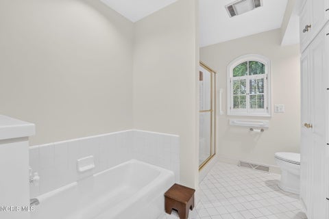Tiny photo for 23 Exmoor, Ottawa Hills, OH 43615 (MLS # 10013518)