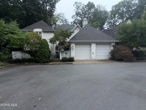 Photo of 23 Exmoor, Ottawa Hills, OH 43615 (MLS # 10013518)