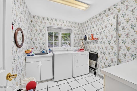 Tiny photo for 23 Exmoor, Ottawa Hills, OH 43615 (MLS # 10013518)