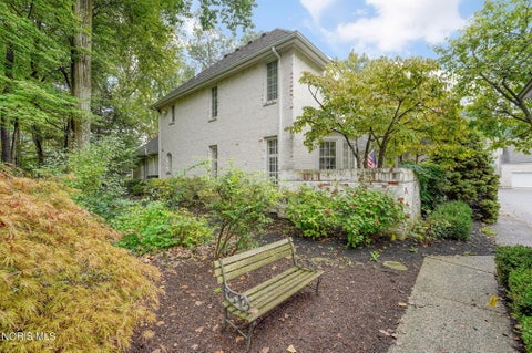 Tiny photo for 23 Exmoor, Ottawa Hills, OH 43615 (MLS # 10013518)