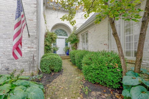 Tiny photo for 23 Exmoor, Ottawa Hills, OH 43615 (MLS # 10013518)