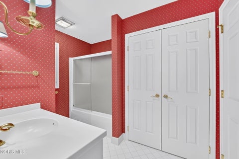 Tiny photo for 23 Exmoor, Ottawa Hills, OH 43615 (MLS # 10013518)