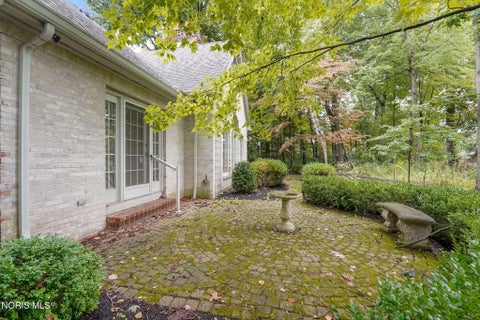 Tiny photo for 23 Exmoor, Ottawa Hills, OH 43615 (MLS # 10013518)