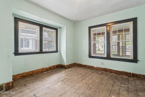 Tiny photo for 4114 Eastway Street, Toledo, OH 43612 (MLS # 10008017)
