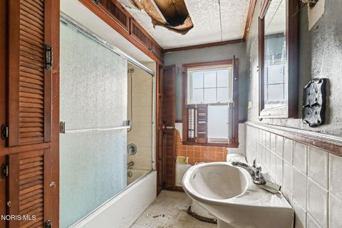 Tiny photo for 4114 Eastway Street, Toledo, OH 43612 (MLS # 10008017)