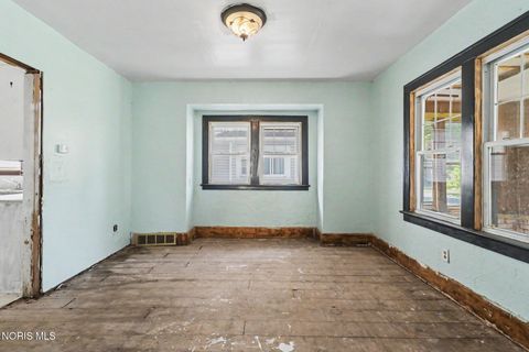 Tiny photo for 4114 Eastway Street, Toledo, OH 43612 (MLS # 10008017)