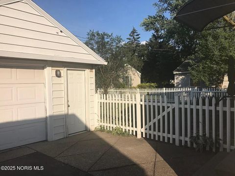 Tiny photo for 621 W Boundary Street, Perrysburg, OH 43551 (MLS # 10000886)