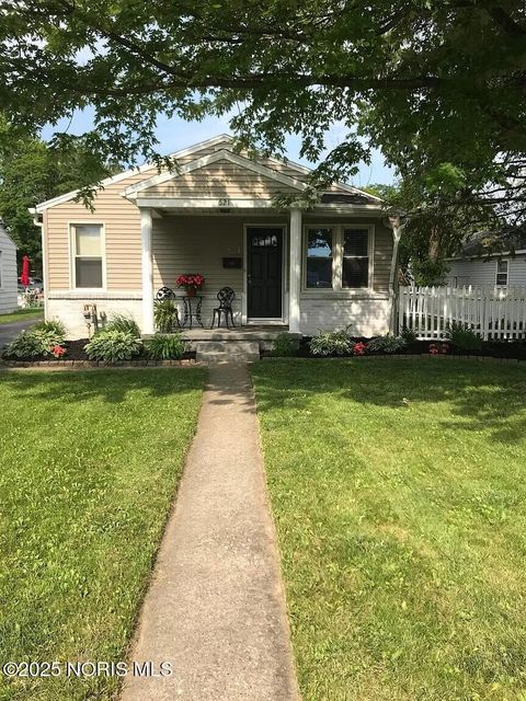 Photo of 621 W Boundary Street, Perrysburg, OH 43551 (MLS # 10000886) Photo of 621 W Boundary Street, Perrysburg, OH 43551 (MLS # 10000886)