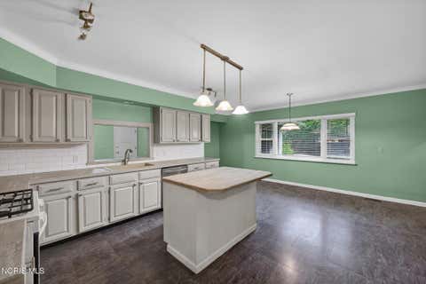 Tiny photo for 201 Sheffield Avenue, Napoleon, OH 43545 (MLS # 10009075)