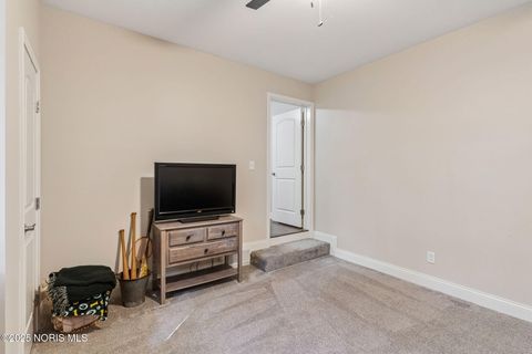 Tiny photo for 1901 Imperial Lane, Findlay, OH 45840 (MLS # 10000132)