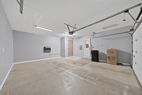 Tiny photo for 2224 Fox Run Circle # 6-24, Findlay, OH 45840 (MLS # 10009891)