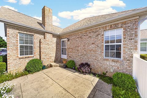 Tiny photo for 2224 Fox Run Circle # 6-24, Findlay, OH 45840 (MLS # 10009891)