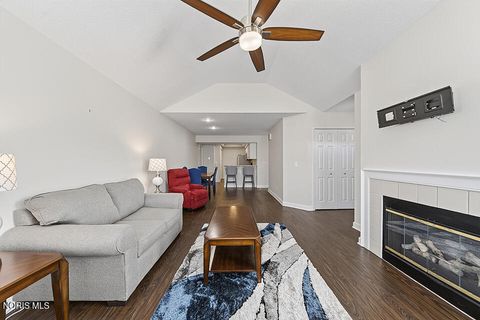 Tiny photo for 2224 Fox Run Circle # 6-24, Findlay, OH 45840 (MLS # 10009891)