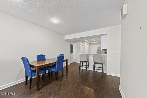 Tiny photo for 2224 Fox Run Circle # 6-24, Findlay, OH 45840 (MLS # 10009891)
