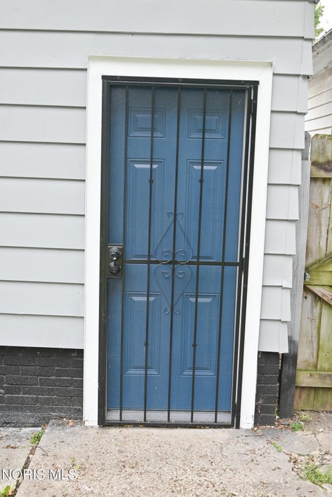 Tiny photo for 419 E Streicher Street, Toledo, OH 43608 (MLS # 10009298)