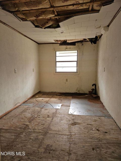 Tiny photo for 5887 Globe Avenue, Toledo, OH 43615 (MLS # 10005220)