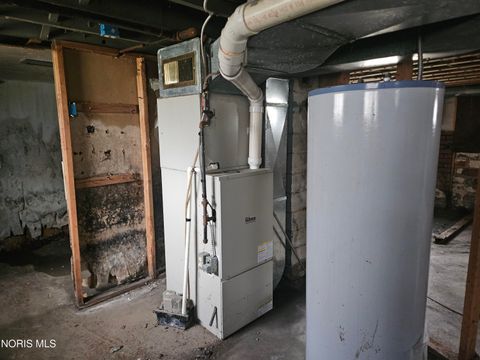 Tiny photo for 5887 Globe Avenue, Toledo, OH 43615 (MLS # 10005220)