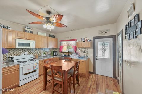 Tiny photo for 2938 Hartman Street, Toledo, OH 43608 (MLS # 10010073)