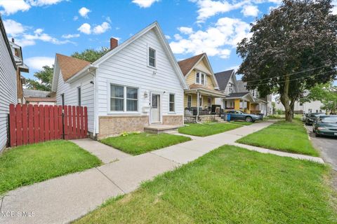 Tiny photo for 2938 Hartman Street, Toledo, OH 43608 (MLS # 10010073)