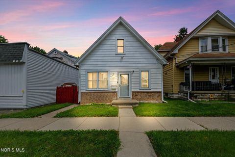 Photo of 2938 Hartman Street, Toledo, OH 43608 (MLS # 10010073)