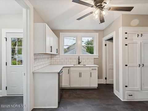 Tiny photo for 905 S West Street, Findlay, OH 45840 (MLS # 10000885)