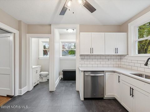 Tiny photo for 905 S West Street, Findlay, OH 45840 (MLS # 10000885)