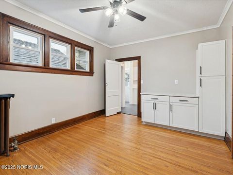 Tiny photo for 905 S West Street, Findlay, OH 45840 (MLS # 10000885)