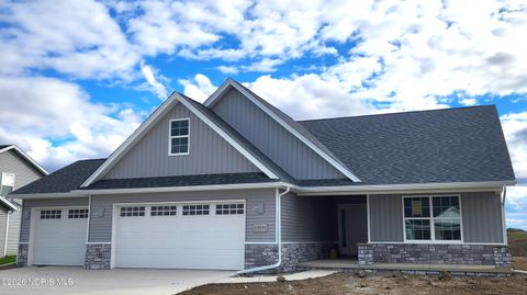 Photo of 15031 Stonebridge Lane, Perrysburg, OH 43551 (MLS # 10003401)