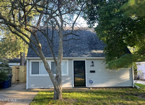Photo of 5110 Golden Road, Toledo, OH 43615 (MLS # 10014168)