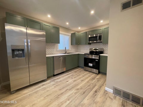 Tiny photo for 5110 Golden Road, Toledo, OH 43615 (MLS # 10014168)