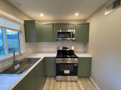 Tiny photo for 5110 Golden Road, Toledo, OH 43615 (MLS # 10014168)