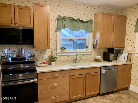 Tiny photo for 2006 Riverview Court, Toledo, OH 43614 (MLS # 10007859)
