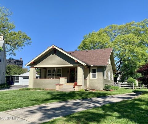 Photo of 2006 Riverview Court, Toledo, OH 43614 (MLS # 10007859)