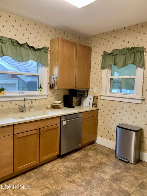 Tiny photo for 2006 Riverview Court, Toledo, OH 43614 (MLS # 10007859)