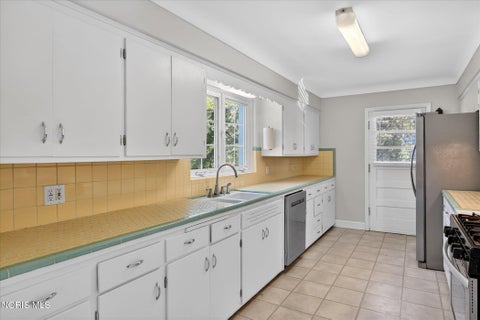 Tiny photo for 3700 W Bancroft Street, Ottawa Hills, OH 43606 (MLS # 10010252)