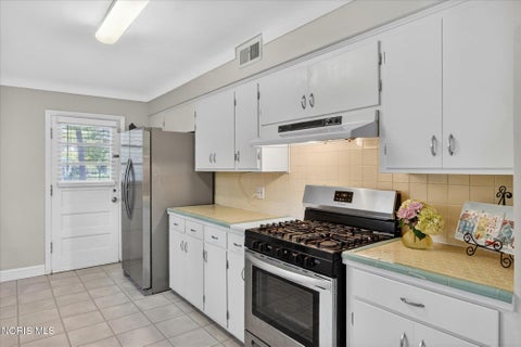 Tiny photo for 3700 W Bancroft Street, Ottawa Hills, OH 43606 (MLS # 10010252)
