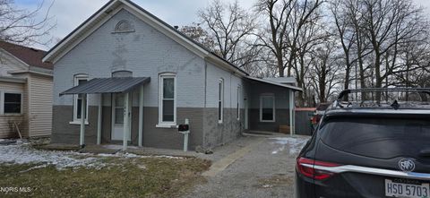 Photo of 1047 S Jackson Street, Defiance, OH 43512 (MLS # 10004421)