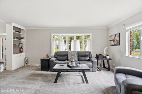 Tiny photo for 2008 Glen Arbor Drive, Toledo, OH 43614 (MLS # 10001036)