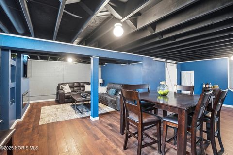 Tiny photo for 2008 Glen Arbor Drive, Toledo, OH 43614 (MLS # 10001036)