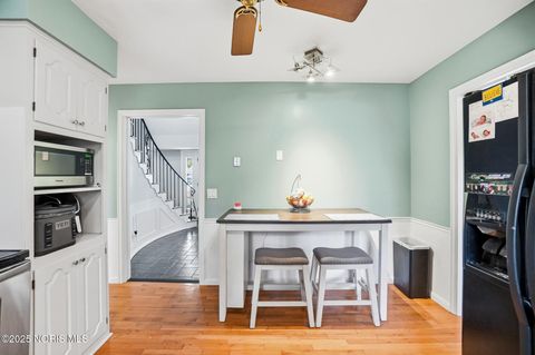 Tiny photo for 2008 Glen Arbor Drive, Toledo, OH 43614 (MLS # 10001036)